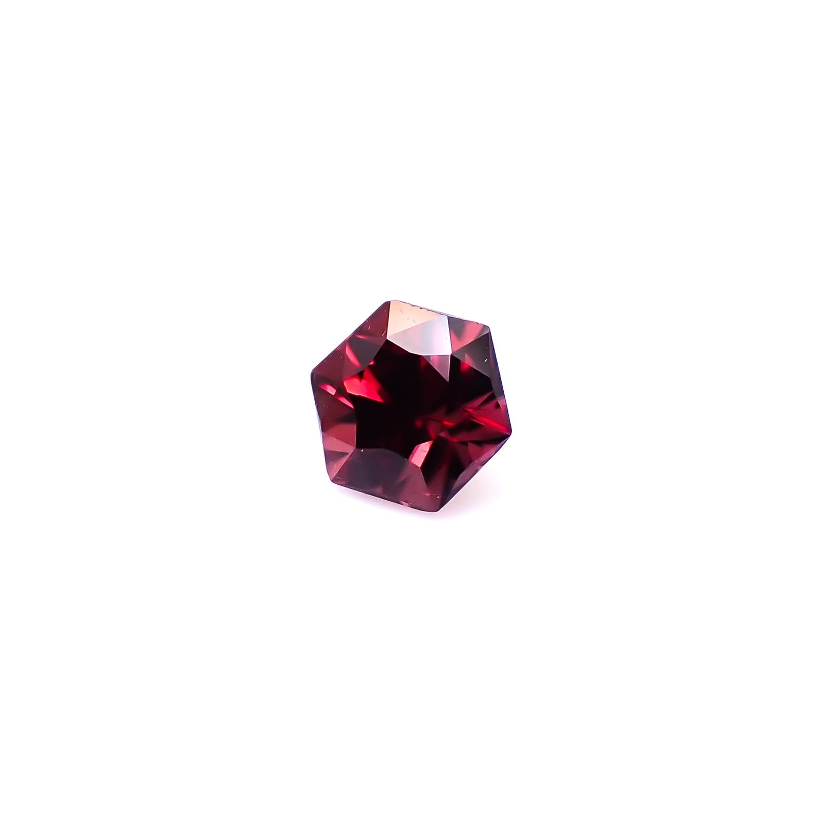 ◇ヘキサゴンカット◇レッドジルコン(宝石名ジルコン)スリランカ/カンボジア産 識別済 0.74ct / 4.7x4.7mm前後 [260732557]