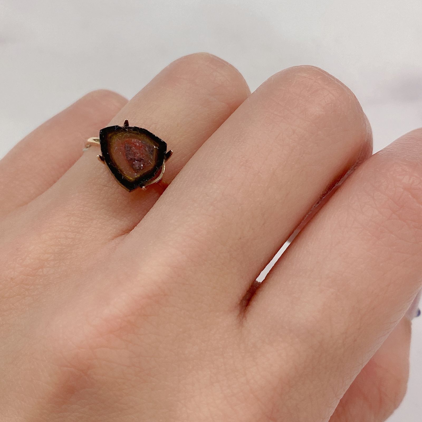 ウォーターメロントルマリン(宝石名トルマリン) ブラジル産 原石・結晶 2.41ct 識別済[20063251]10.5×9.4mm前後