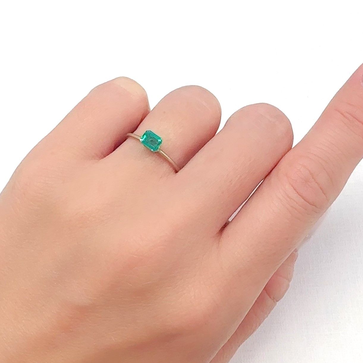 エメラルド コロンビア産 0.46ct[240427238]5x3.9mm前後