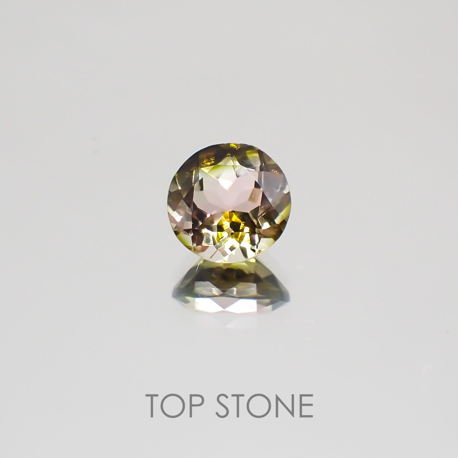 バイカラートルマリン ブラジル産 ルース 0.84ct[20128999]5.9×5.9mm前後