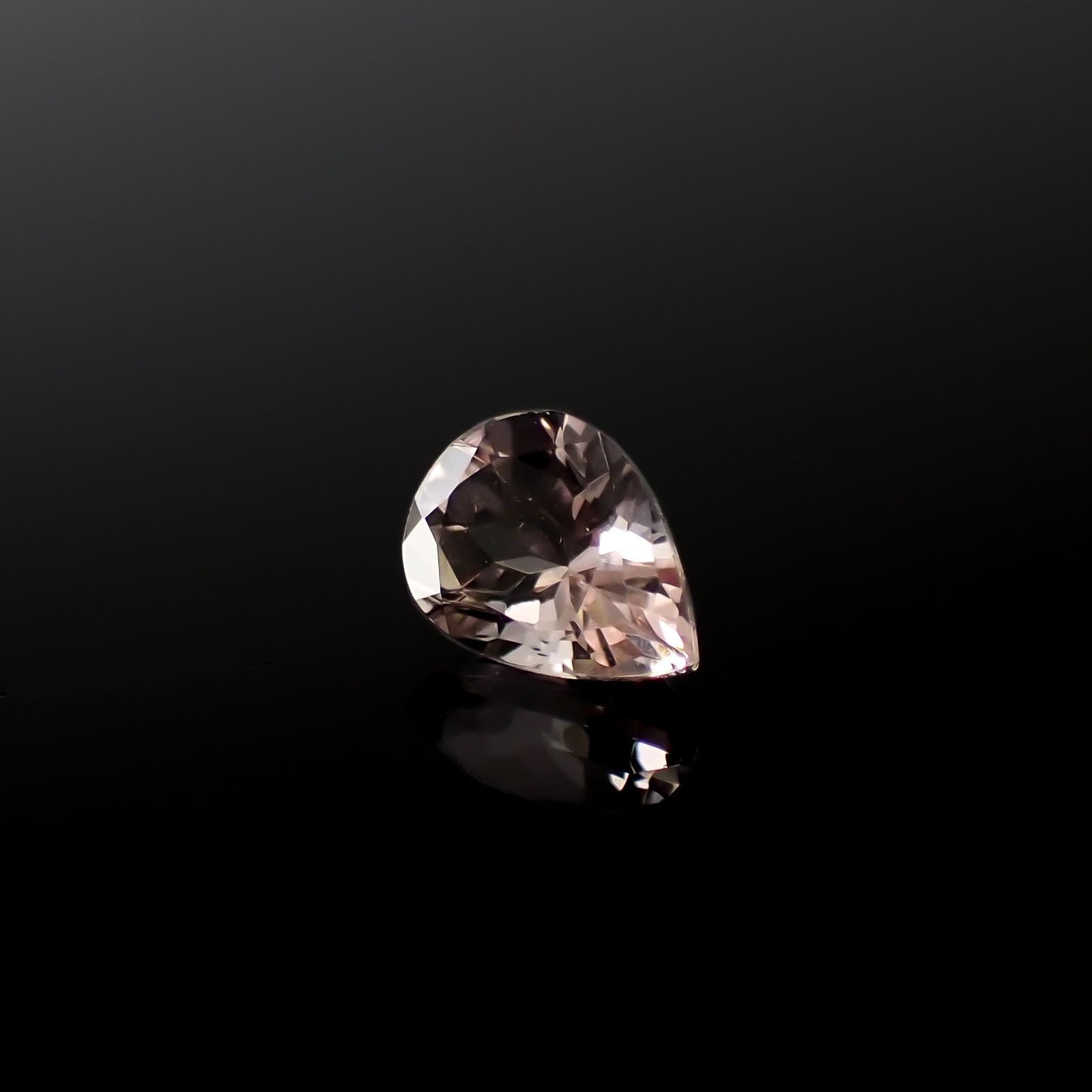 モルガナイト ブラジル産 0.67ct[240326768]7x4.9mm前後