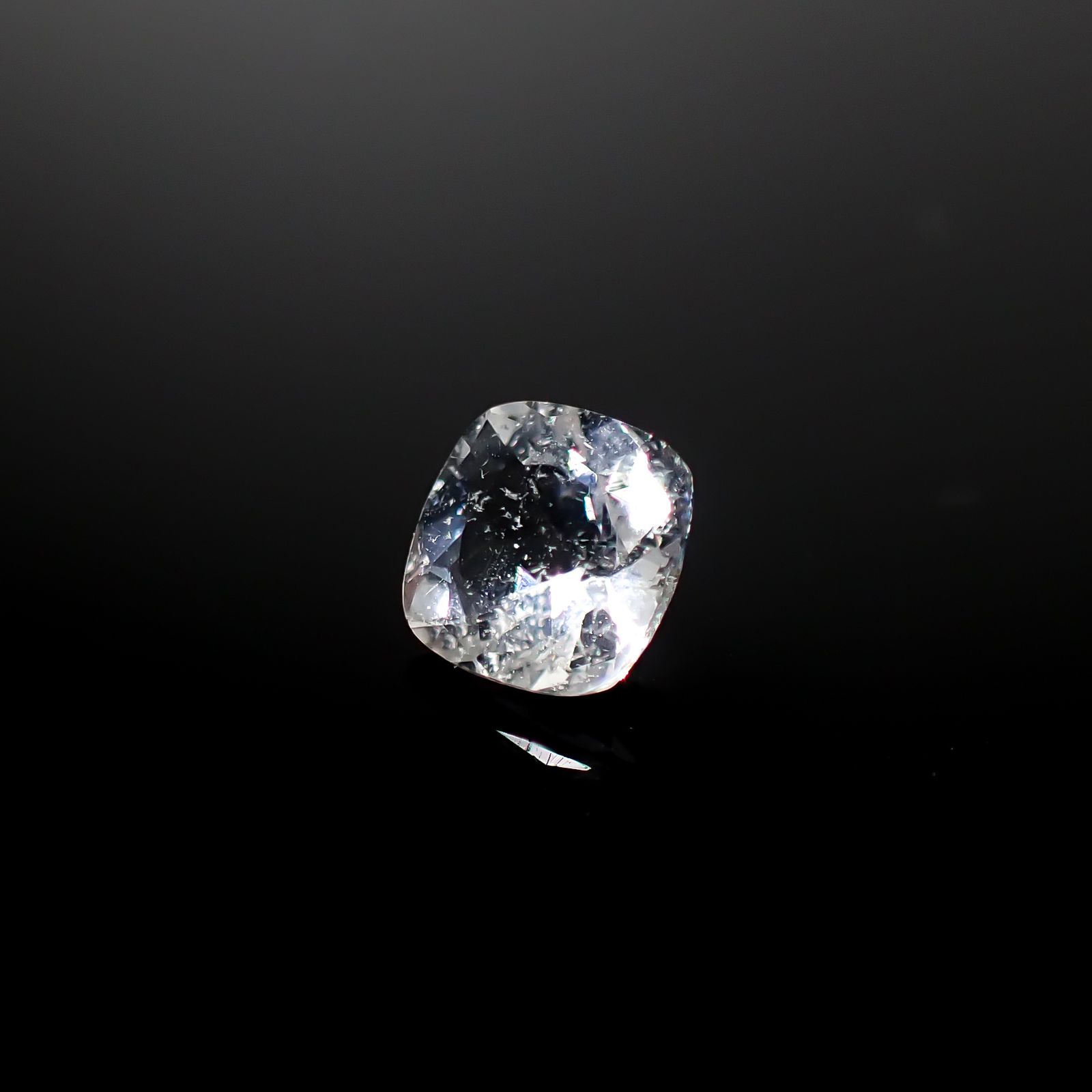 テネブレッセンススキャポライト アフガニスタン産 0.49ct[240928922]5.1x5mm前後