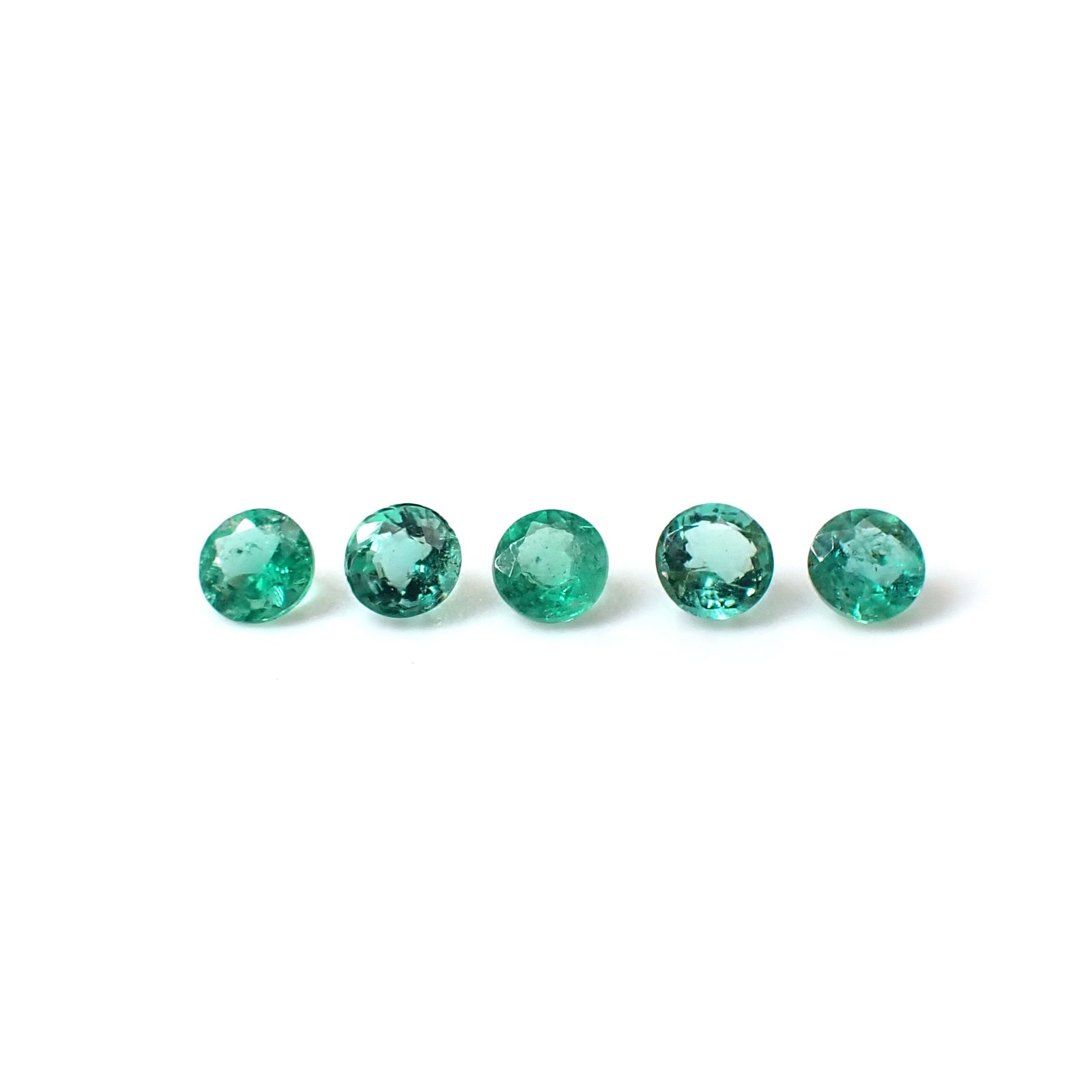 <ランダムセレクト1個販売> エメラルド ラウンドカット  コロンビア産 約0.09ct / 3x3mm前後 [20096075]
