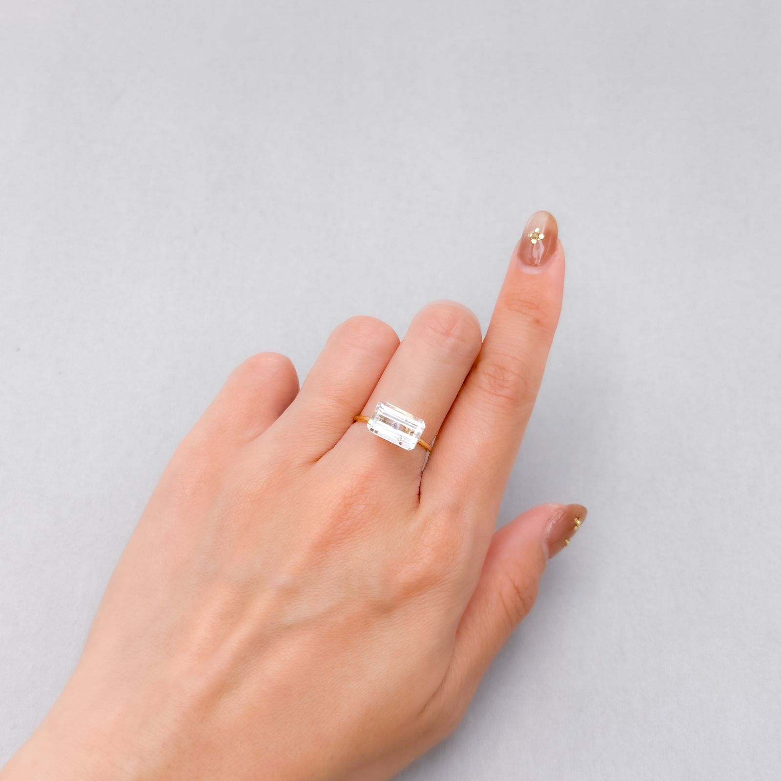 ◇カスタムカット◇フローライトインクォーツ マダガスカル産 3.83ct [250329952]11.2x7.1mm前後