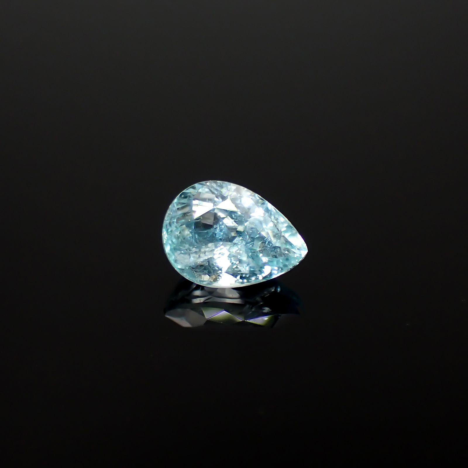 パライバトルマリン モザンビーク産 0.68ct[240928773]6.5x4.7mm前後