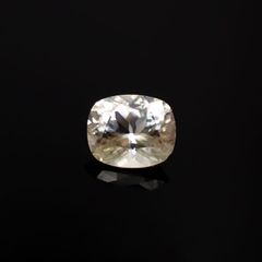 アラゴナイト フォスフォレッセンス(宝石名フォスフォレッセンス・アラゴナイト)チェコ共和国産 2.21ct 識別済[221119081]9.2x7.7mm前後