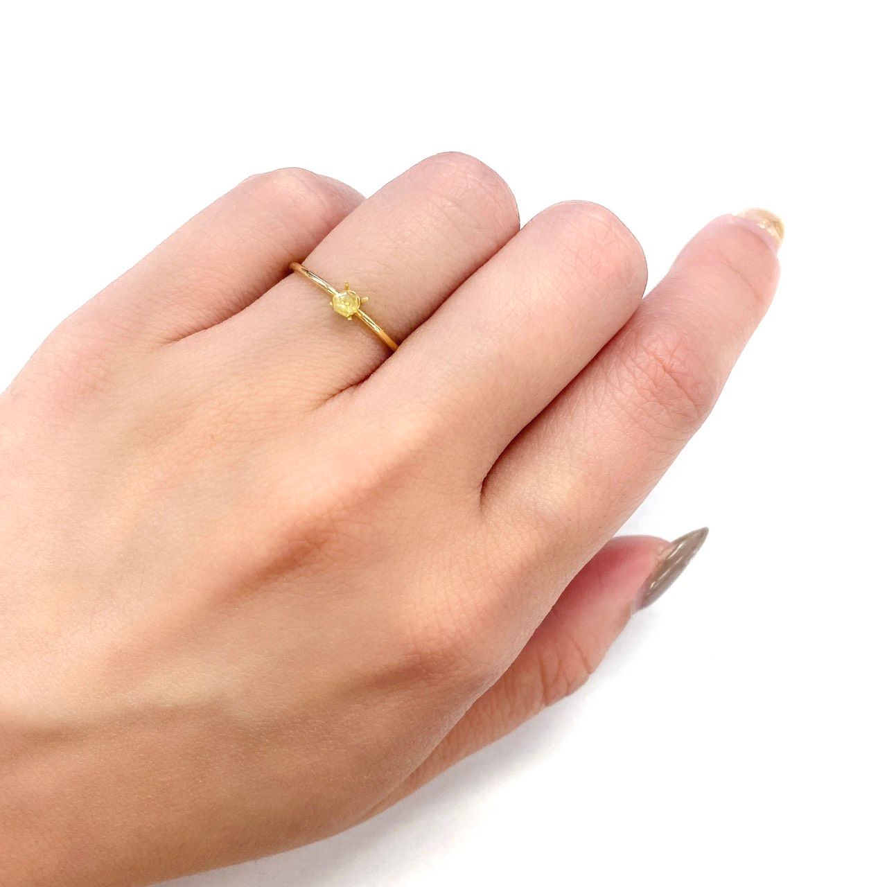 ◇ヘキサゴンアンティークカット◇イエローダイヤモンド(宝石名ダイアモンド) 南アフリカ産 0.11ct 識別済[210611062]2.7×2.6mm前後