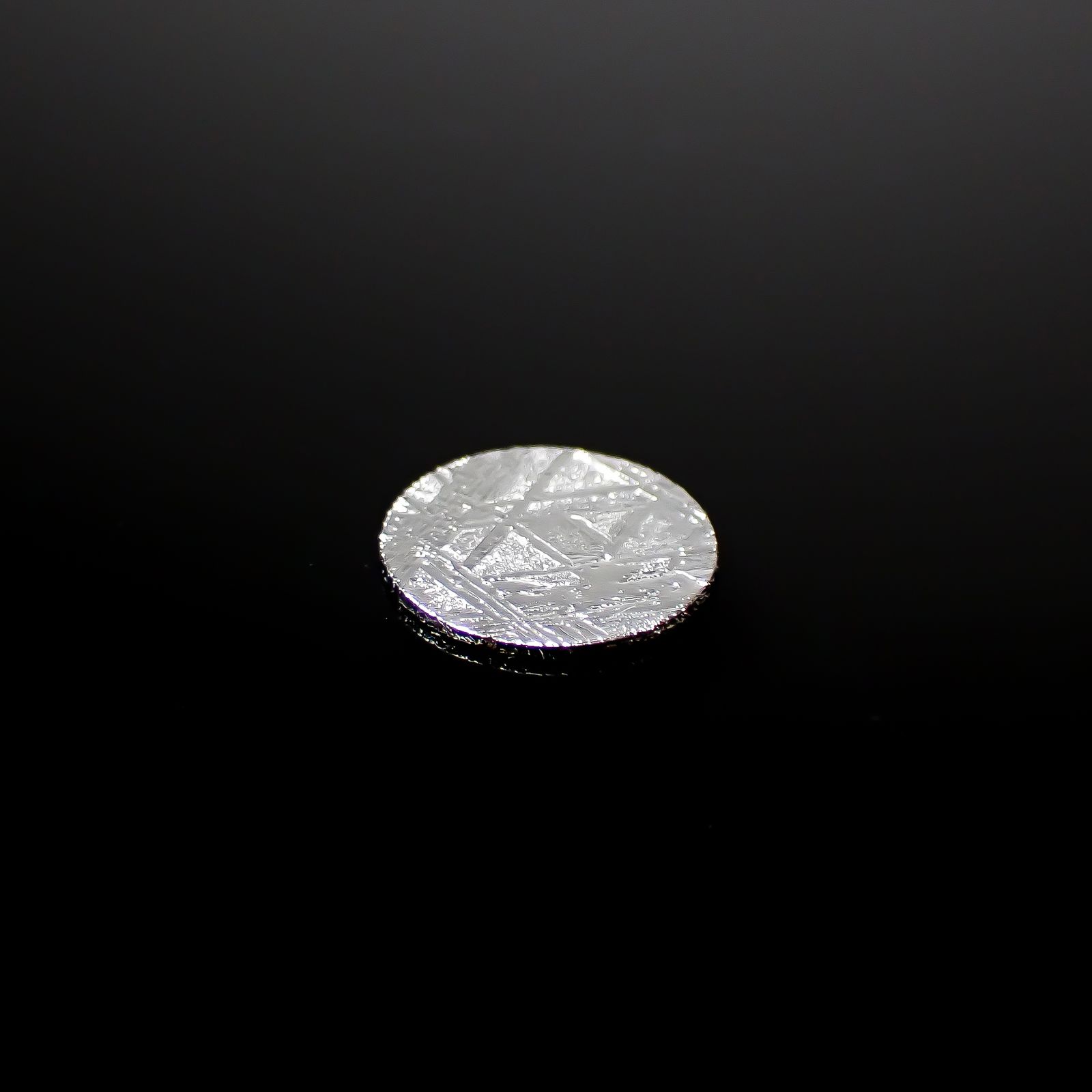 アルタイ隕石 発見地:中国 1.62ct[240125579]9.9x9.9mm前後