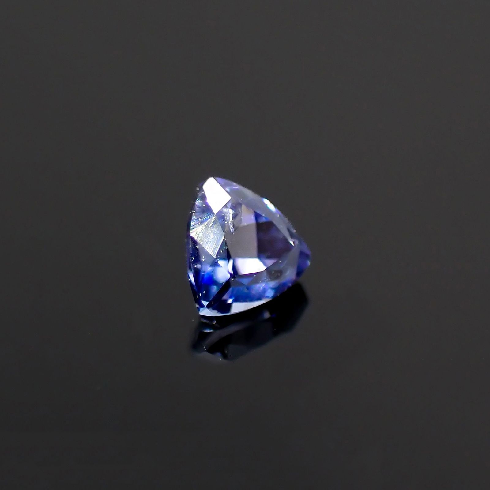 ベニトアイト アメリカ・カリフォルニア州産 0.064ct / 2.4x2.4mm前後 [260523214]