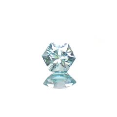 ◇ヘキサゴンカット◇アイスブルージルコン(宝石名ジルコン)カンボジア産 0.80ct 識別済[230320857]4.9x4.7mm前後