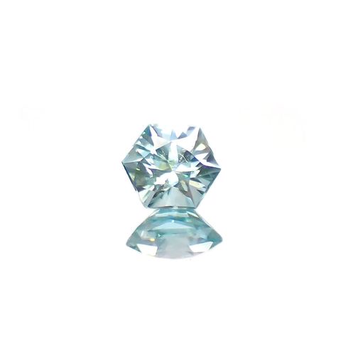 ◇ヘキサゴンカット◇アイスブルージルコン(宝石名ジルコン)カンボジア産 0.80ct 識別済[230320857]4.9x4.7mm前後