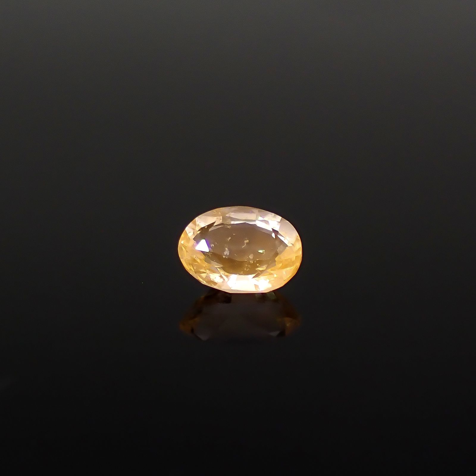 テネブレッセンススキャポライト アフガニスタン産 0.25ct / 4.8x3.5mm前後 [260432042]