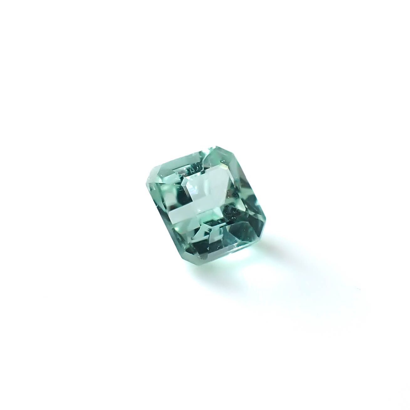 ミントトルマリン アフガニスタン産 0.58ct / 4.5x4.8mm前後 [251031208]