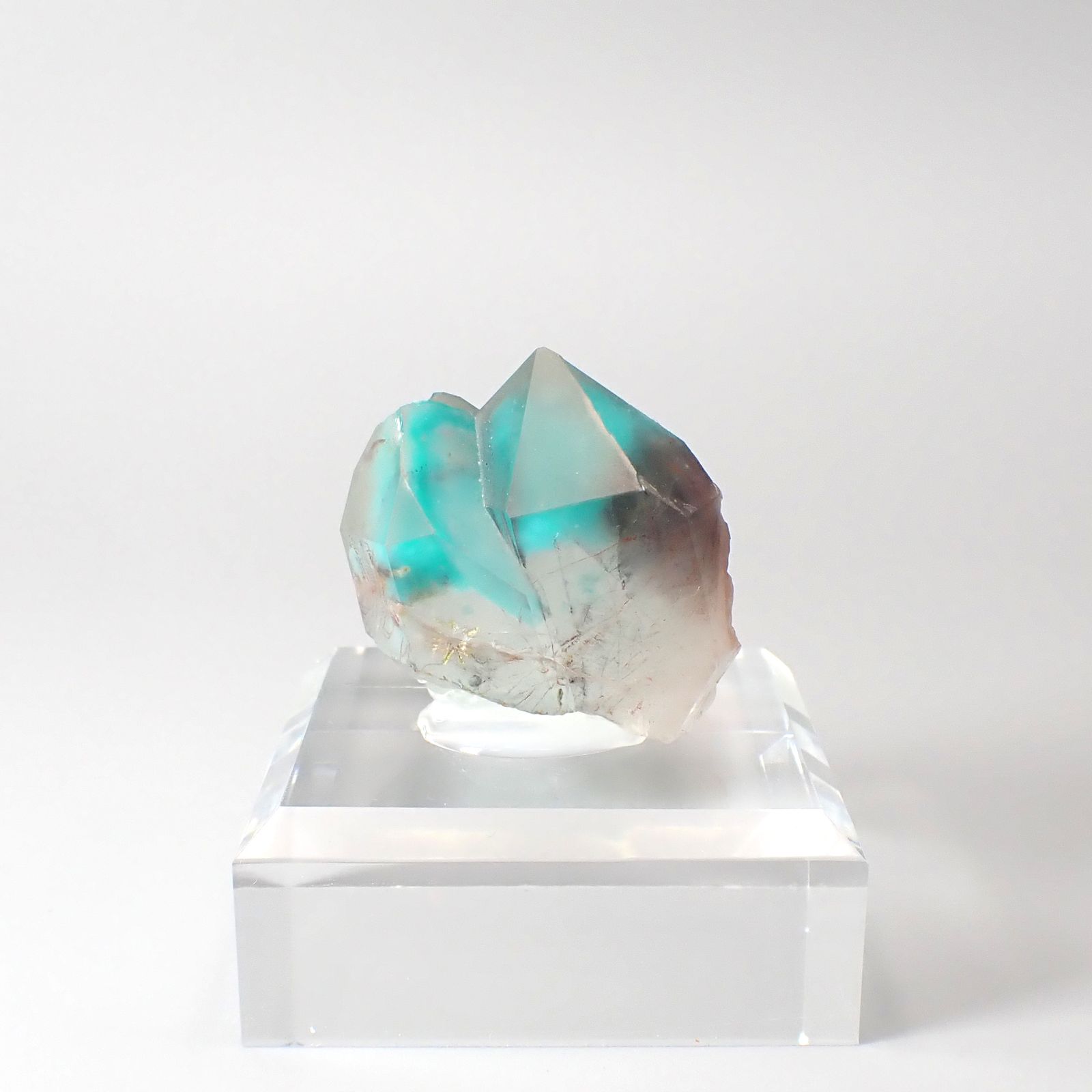 アホイトインクォーツ原石 南アフリカ・メッシーナ鉱山産 アクリル台座付き 159.82ct(31.96g) / 36x21.7x32.1mm前後 [260532292]