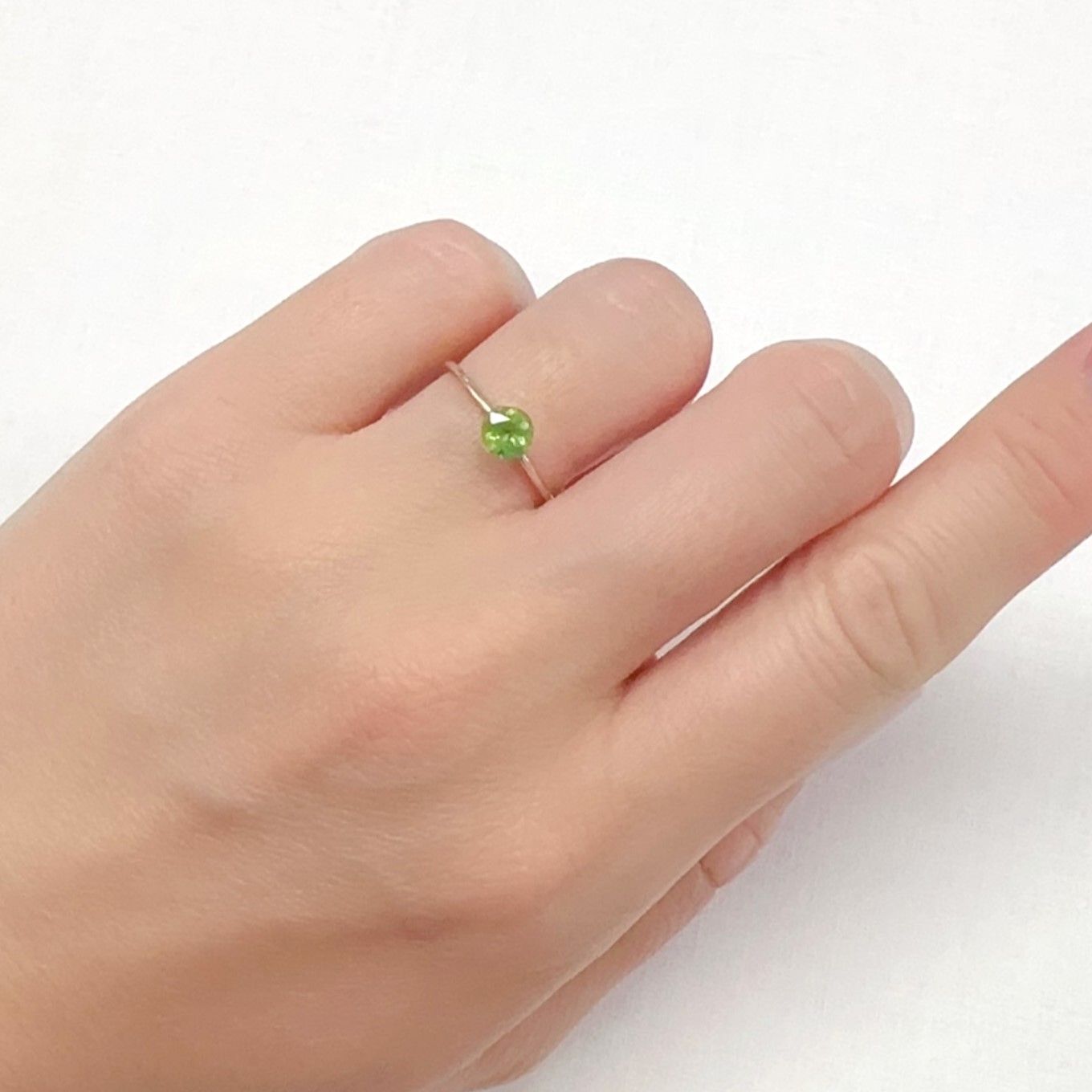 バナジウムコーネルピン(宝石名コーネルピン)タンザニア産 0.48ct 識別済[240326553]4.9x4.9mm前後
