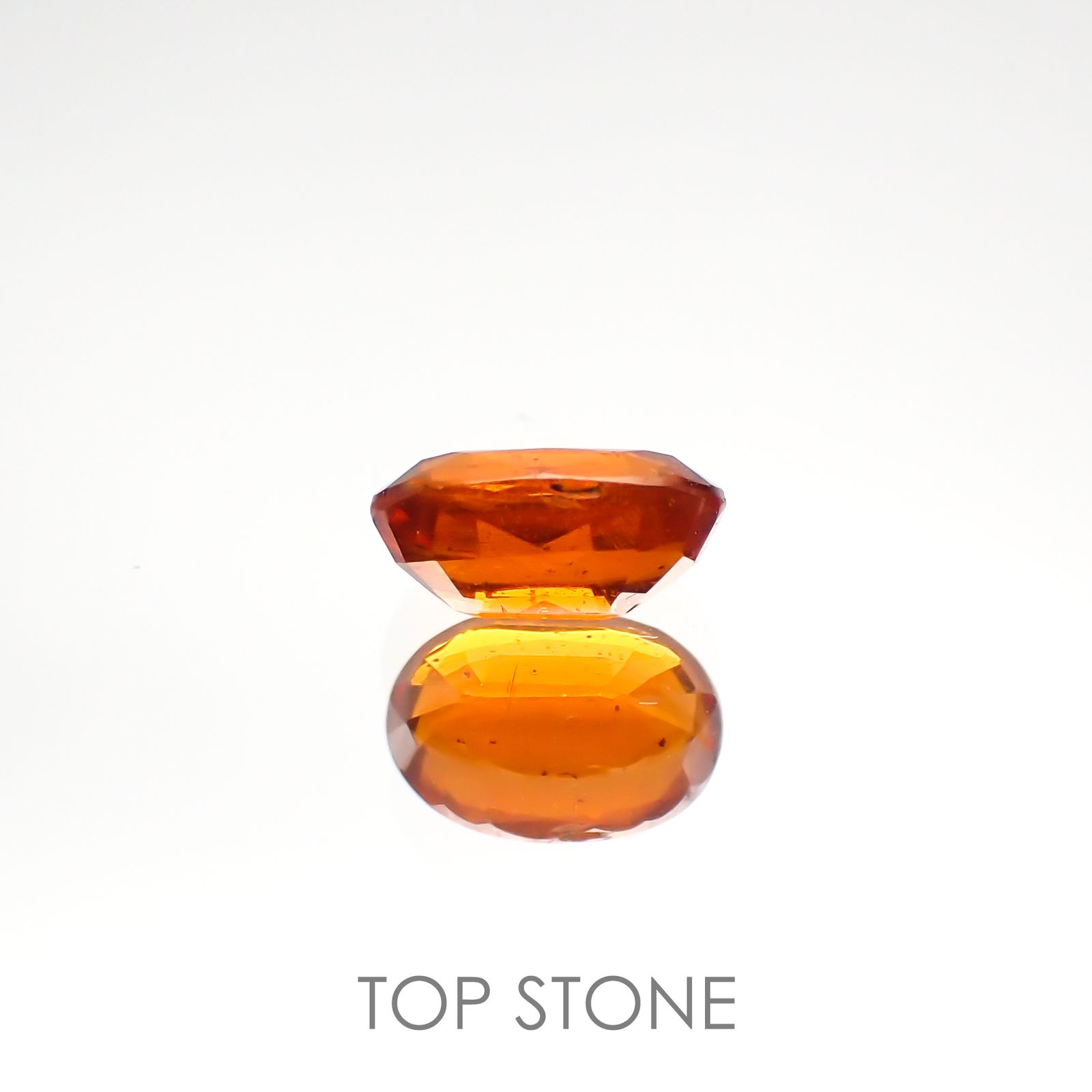 オレンジカイヤナイト(宝石名カイヤナイト) ネパール産 0.95ct 識別済[210812448]7×4.8mm前後