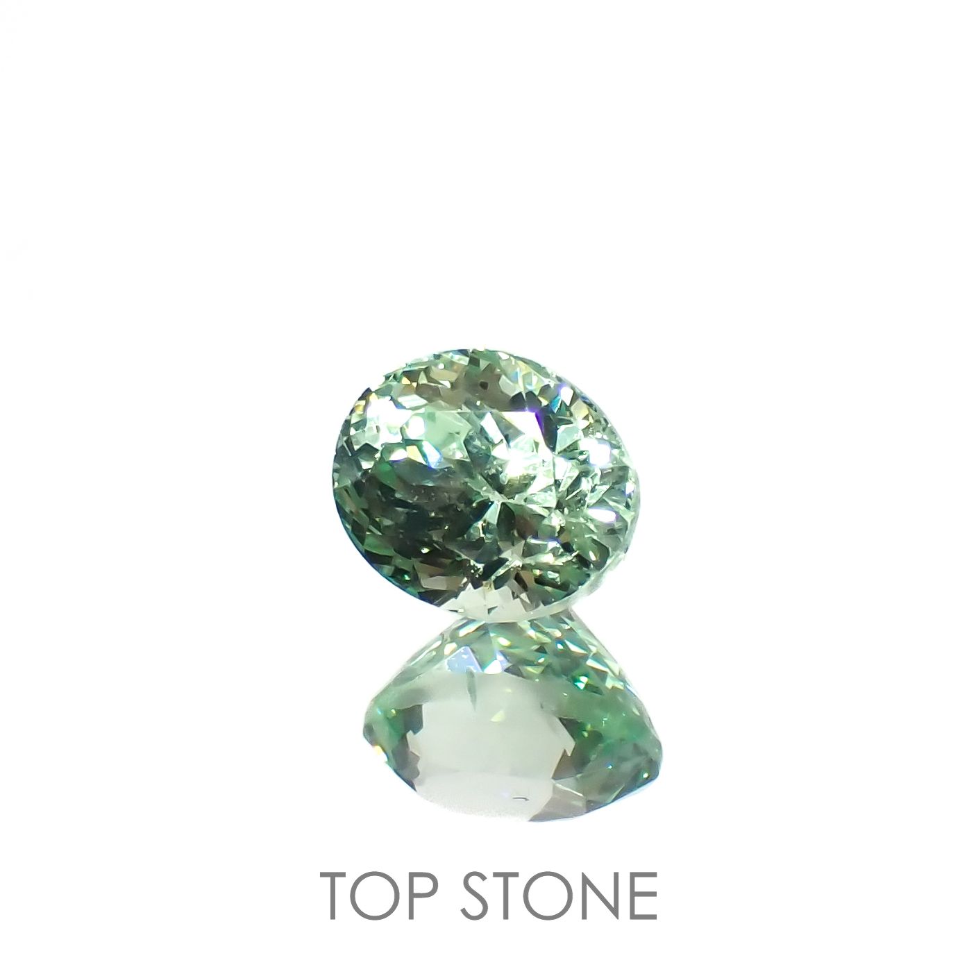 ミントガーネット(宝石名グリーン グロッシュラー・ガーネット)タンザニア産 0.61ct 識別済[221018625]5.2x4.3mm前後