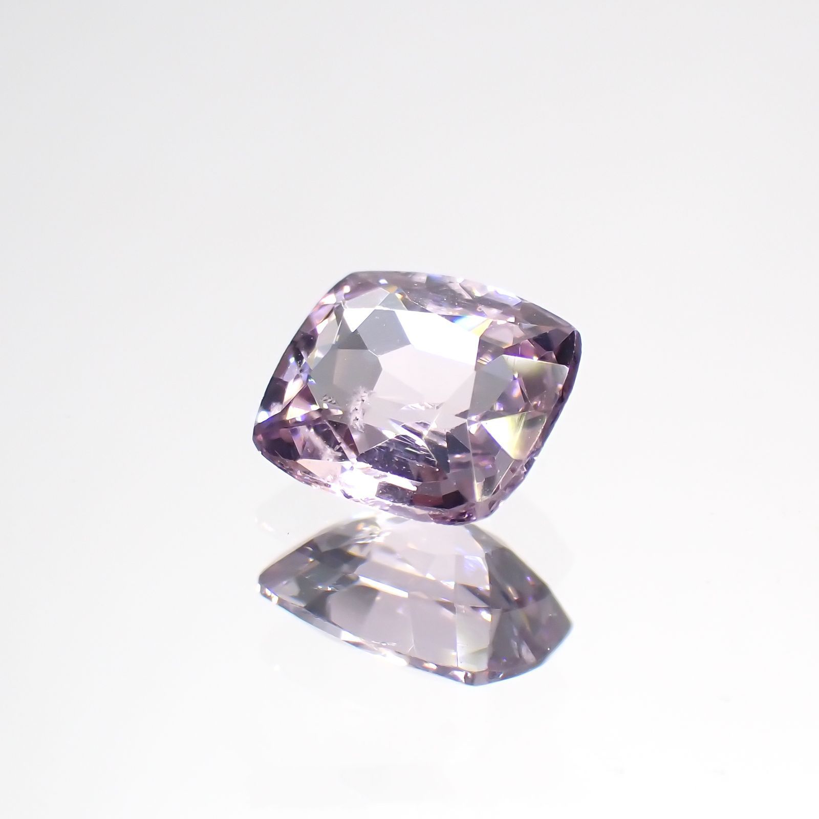 パープルスピネル(宝石名スピネル)ビルマ産 0.80ct 識別済[231124306]6.1x5.4mm前後