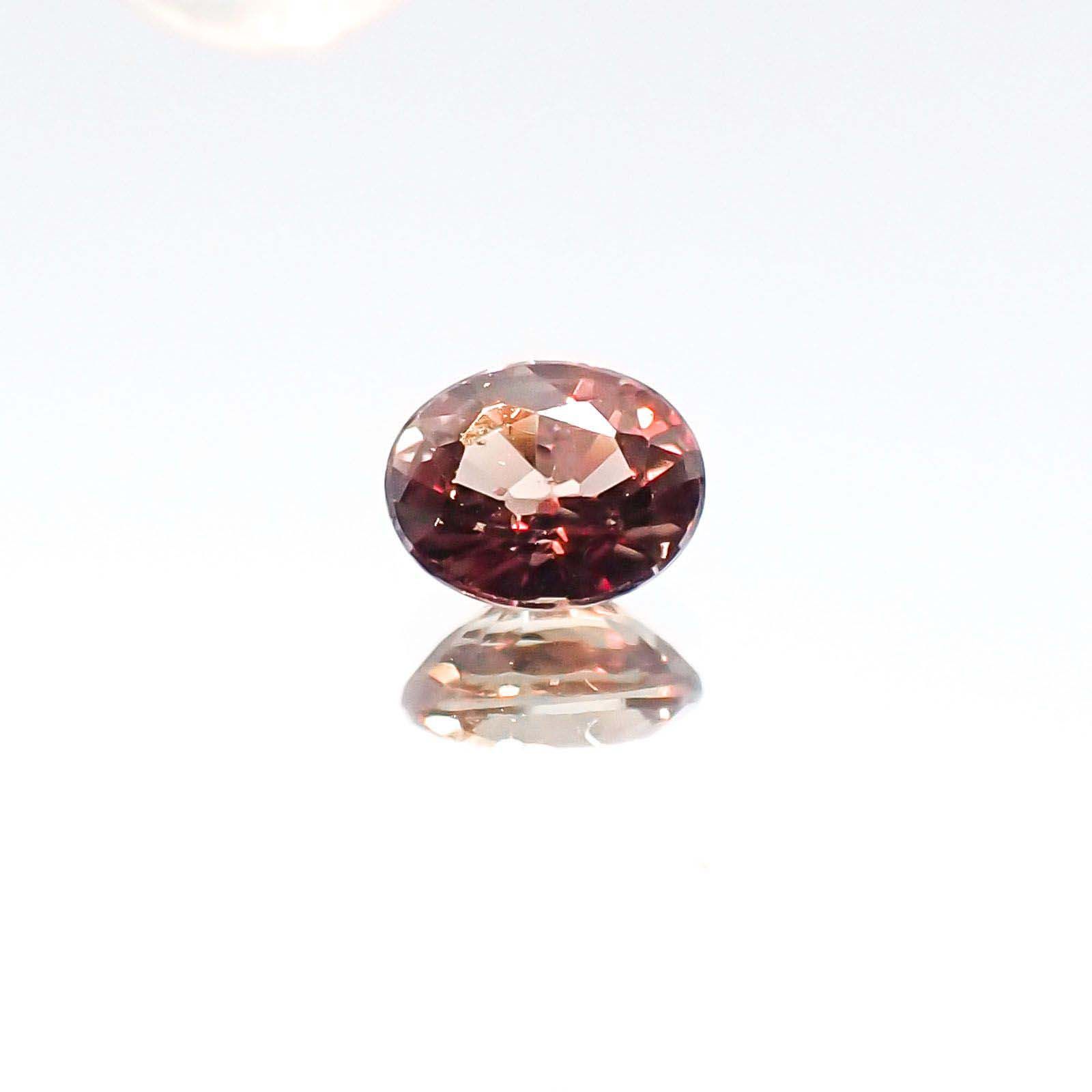 カラーチェンジサファイア 非加熱(宝石名サファイア)タンザニア産 0.39ct 識別済[230622426]4.7x3.6mm前後