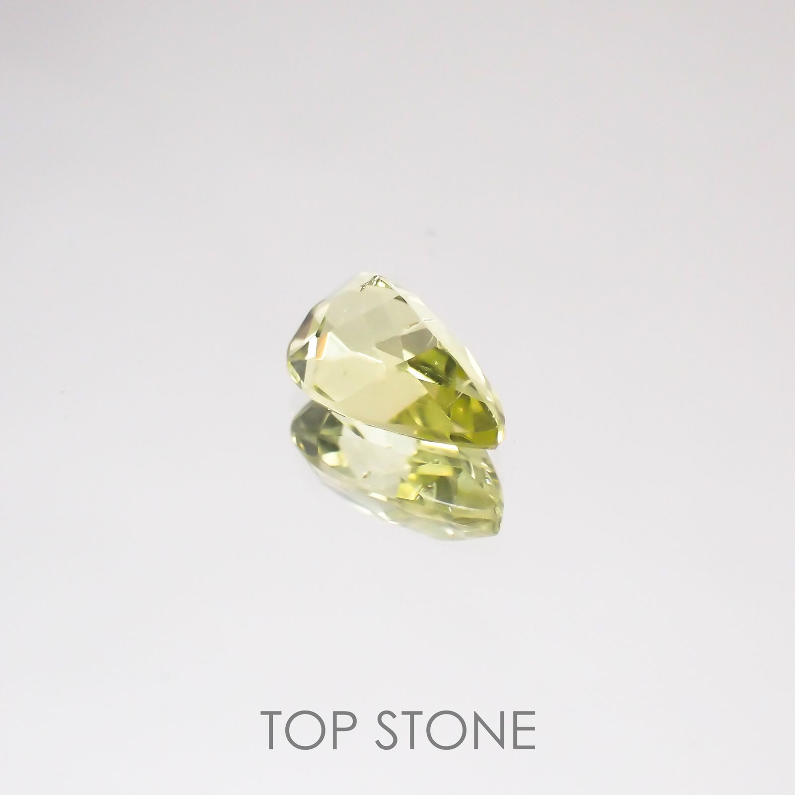 ブラジリアナイト(宝石名ブラジリアナイト) ブラジル産 1.08ct 識別済[210510749]8.9×5.3mm前後