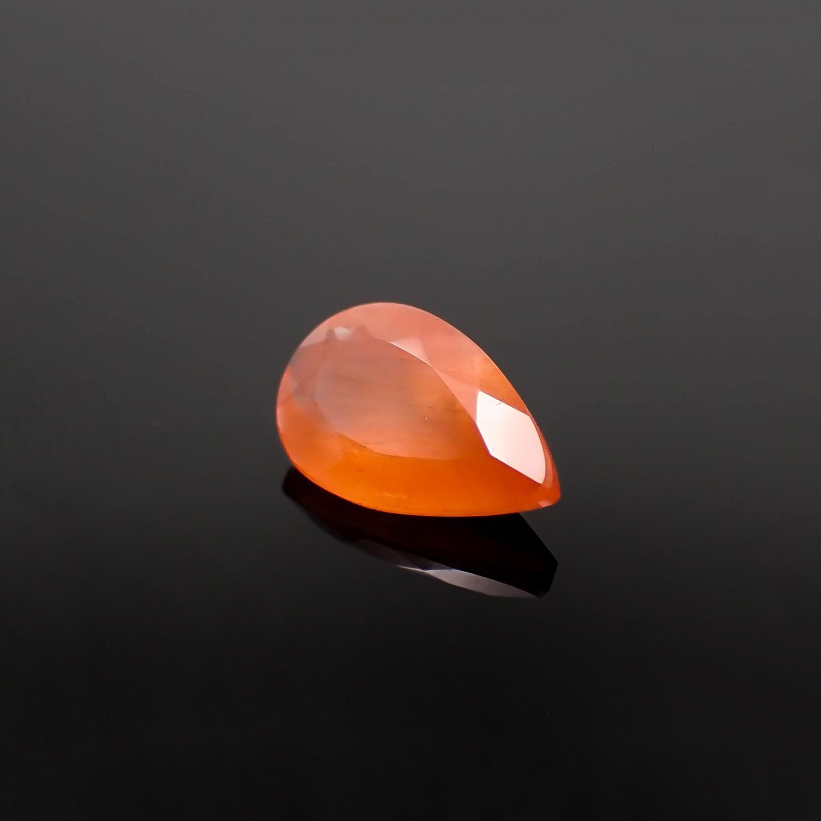 サンストーンスキャポライト(宝石名シーン・スキャポライト)タンザニア産 識別済 2.09ct / 11.8x7.6mm前後 [260819279]