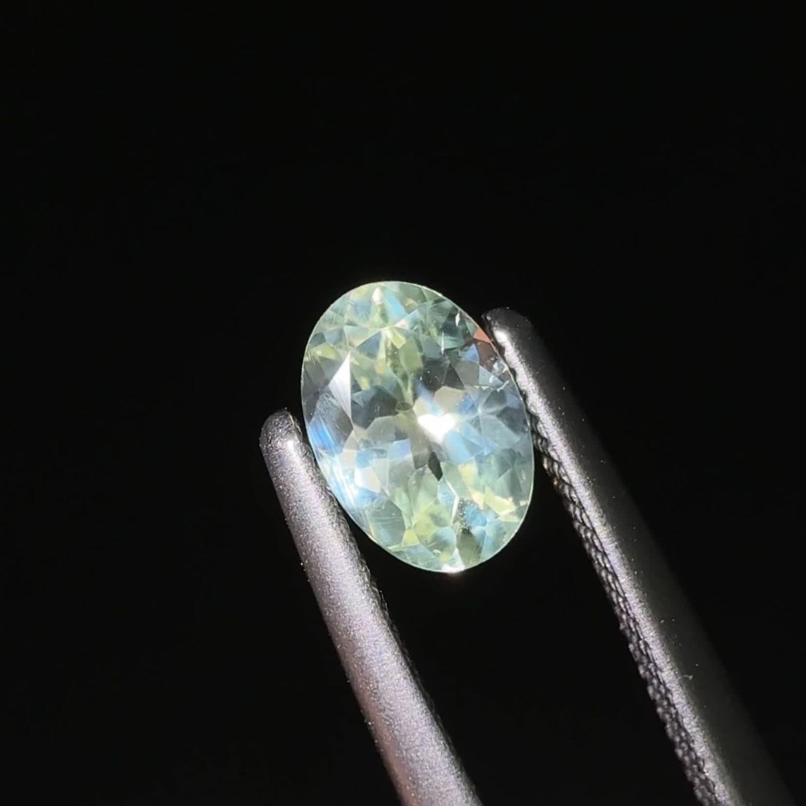 【鉱物標本】スリランカ産クリソベリル スリランカ産 クリソベリル | 鉱物標本,カ行,クリソベリル/金緑