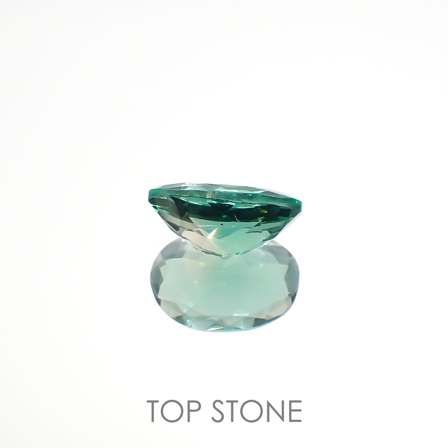 フローライト フルオレッセンス イギリス・ロジャリー鉱山産 3.35ct[220716920]11.6x8.2mm前後