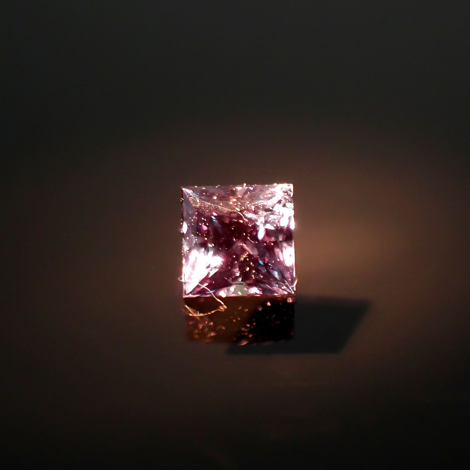 ◇プリンセスカット◇アレキサンドライト ブラジル産/EmeraldMains社製 0.096ct[240527595]2.5x2.5mm前後