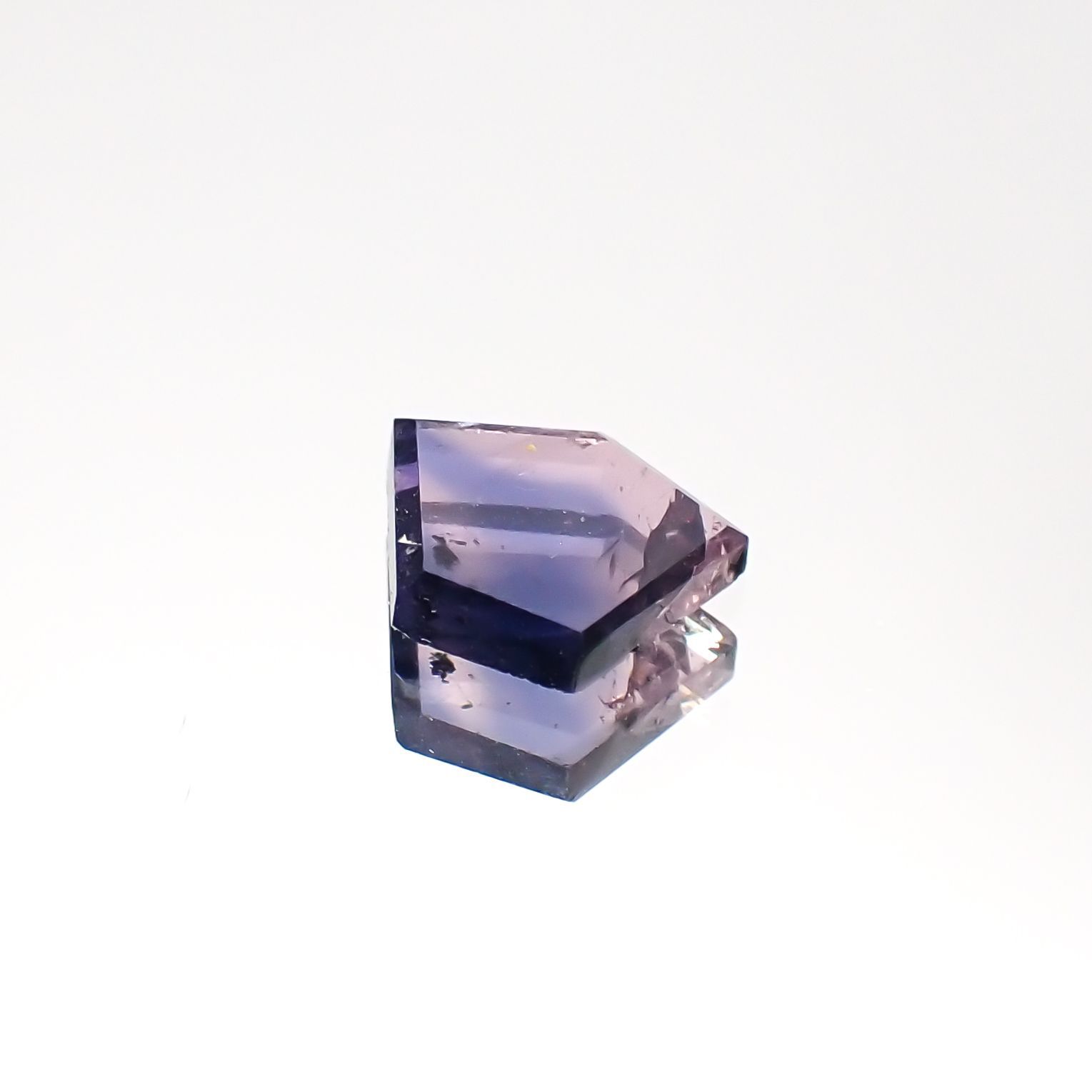 ◇カスタムカット◇ウィンザーサファイア(宝石名サファイア)タンザニア・ウィンザー産 0.92ct 識別済[220515948]7.6x6.2mm前後