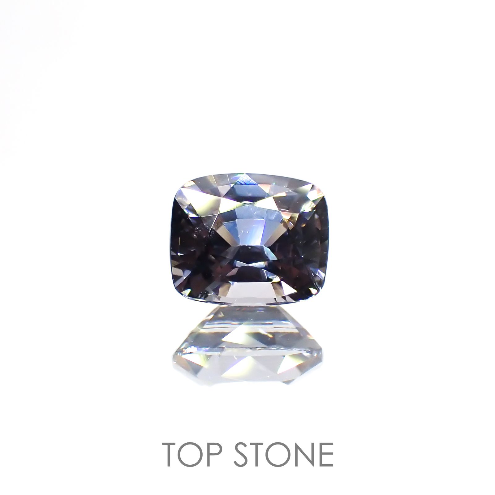 プラチナスピネル(宝石名スピネル)ビルマ産 0.75ct 識別済[220114114]5.5x4.6mm前後