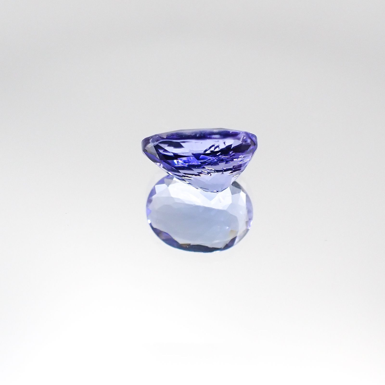 タンザナイト(宝石名タンザナイト)タンザニア産 1.70ct 識別済[220817264]8.5x6.5mm前後