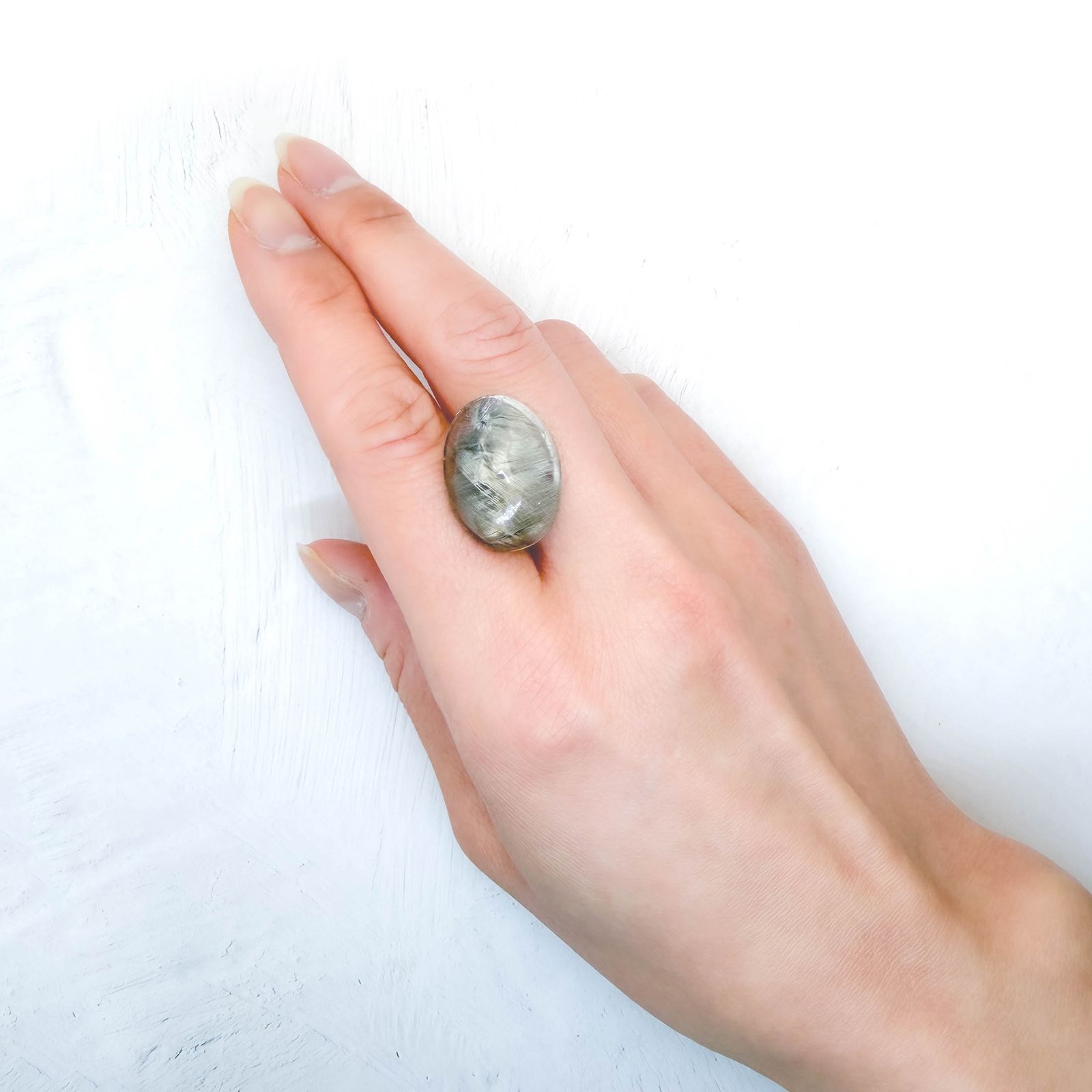 プラチナクォーツ ブラジル産 27.04ct / 22x16.6mm前後 [260131608]