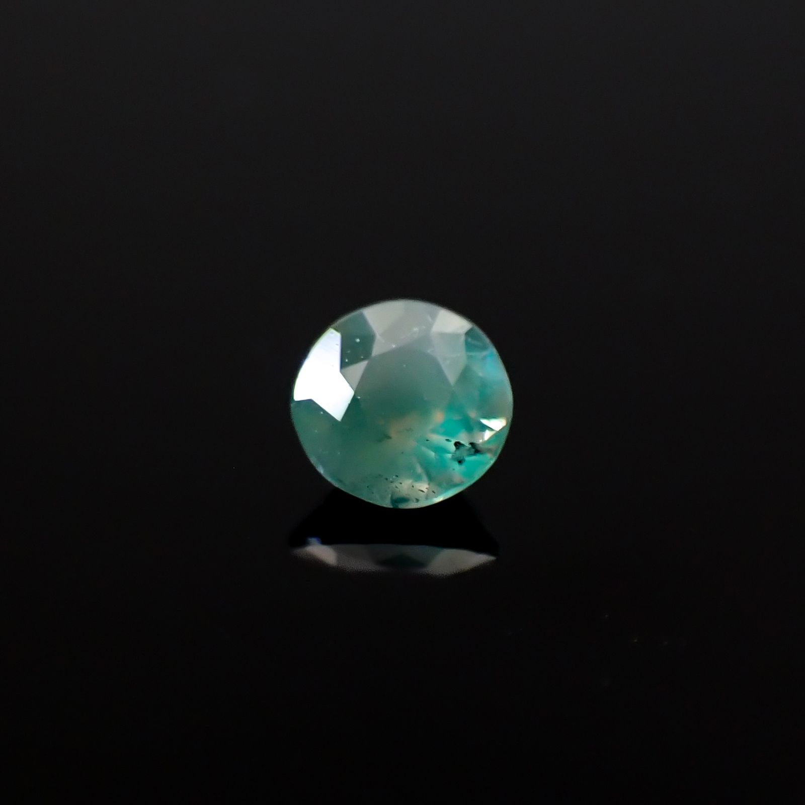 シルキーアレキサンドライト ブラジル・ミナスジェライス州ヘマチタ鉱山産 0.10ct [250129767]2.8x2.8mm前後