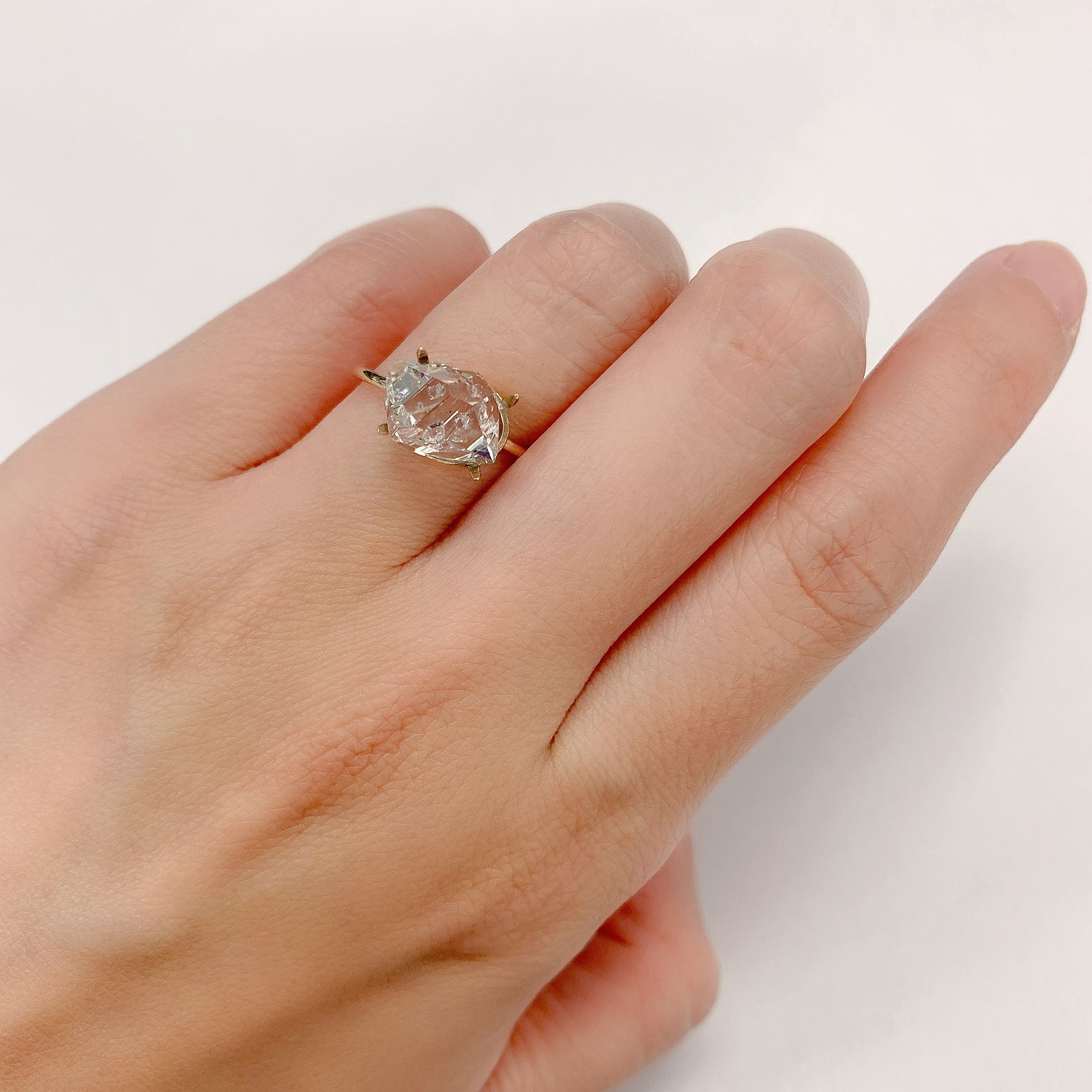 ハーキマーダイヤモンド(宝石名クォーツ) アメリカ・ニューヨーク州産 原石・結晶 2.94ct 識別済[20095003]10.7×8.4mm前後