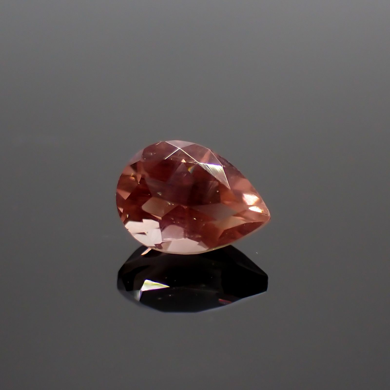 オレゴンサンストーン(宝石名ラブラドライト)アメリカ・オレゴン州産 0.72ct 識別済[231023903]7x5mm前後