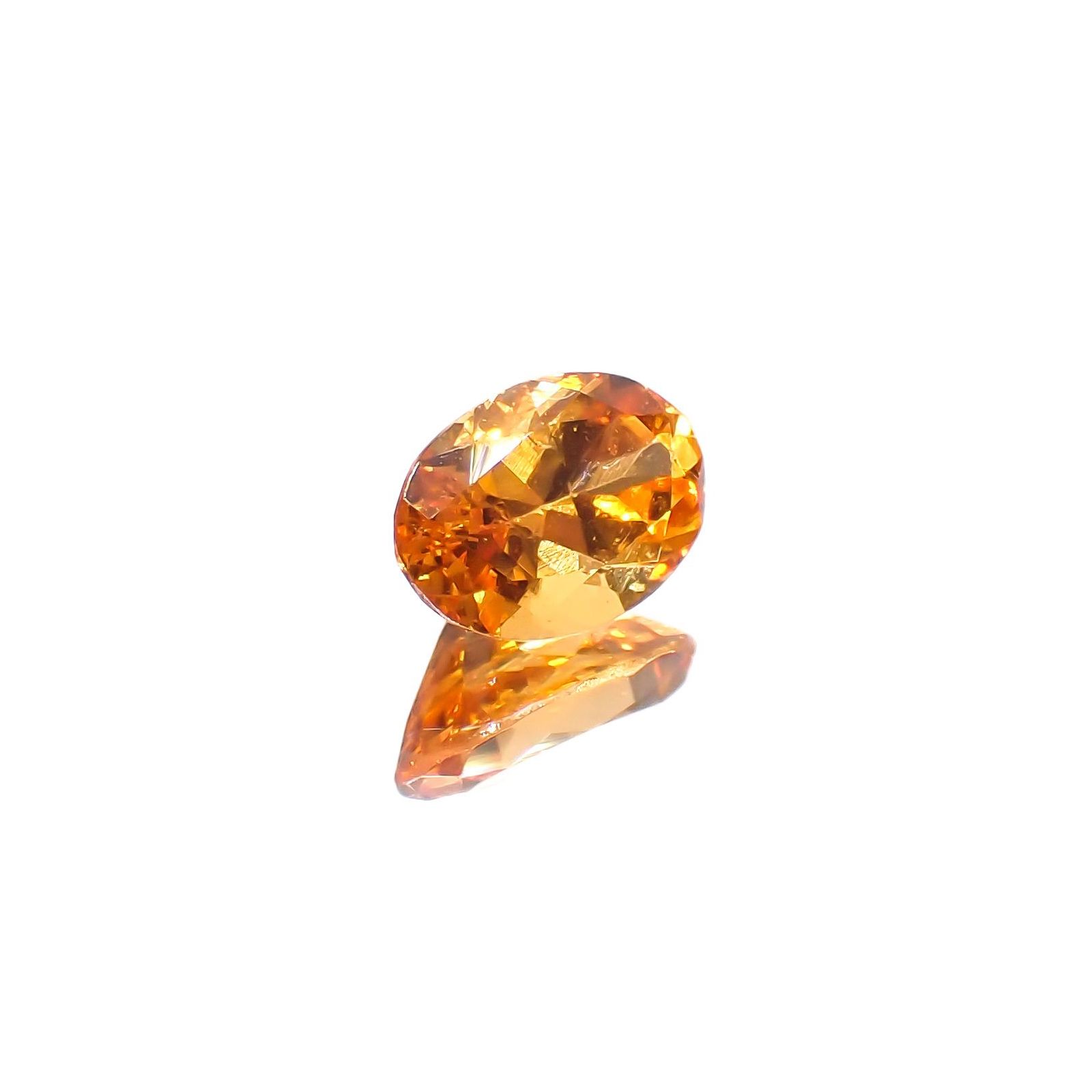 スペサルティンガーネット マンダリンオレンジカラー(宝石名ガーネット)ナイジェリア産 0.72ct 識別済[230923391]6.4x4.3mm前後