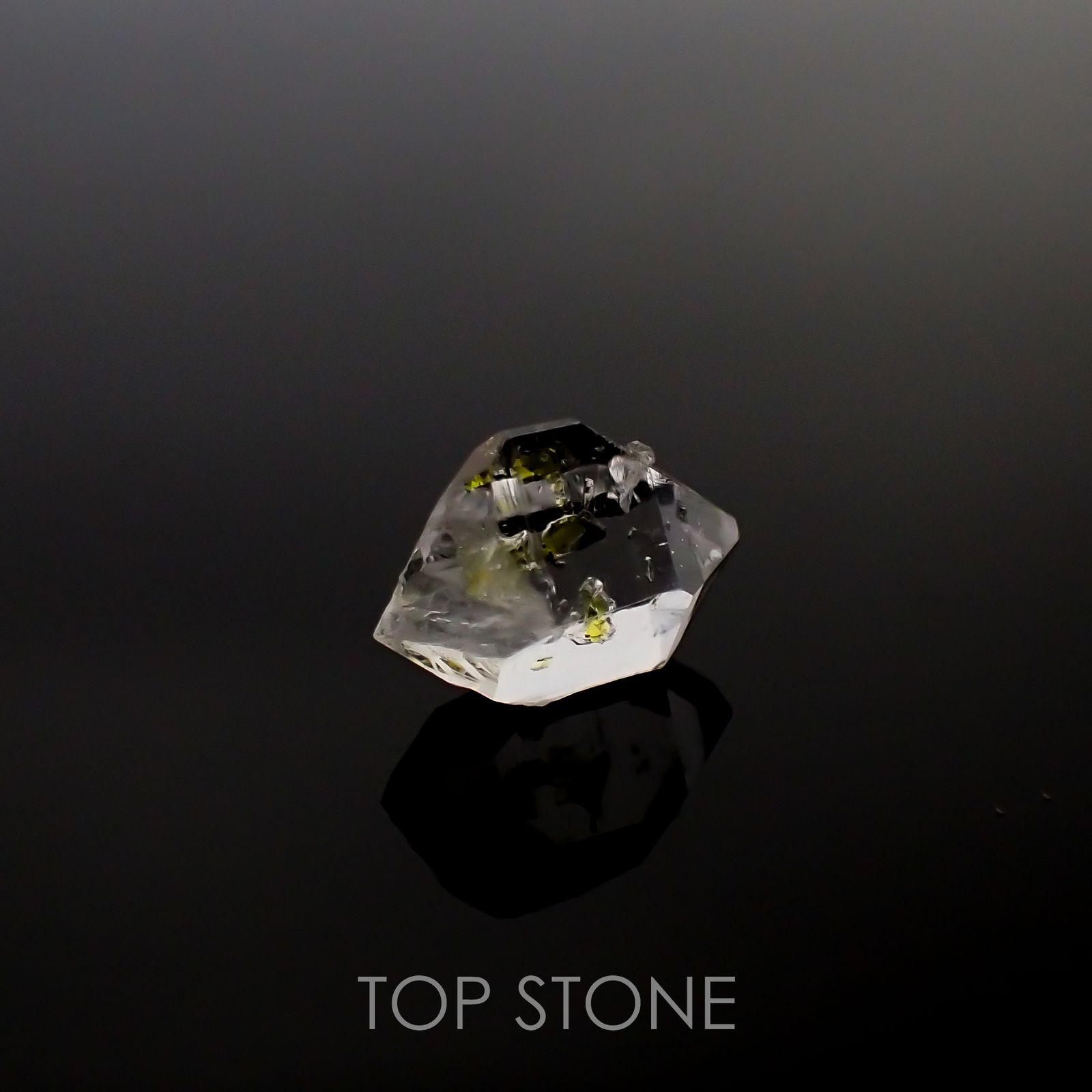 オイルインクォーツ パキスタン産 ルース 3.09ct[210811436]12.2×8.3mm前後