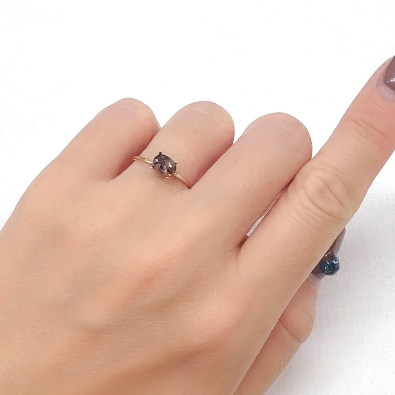 アキシナイト パキスタン産 0.52ct[240628368]6.1x4.4mm前後