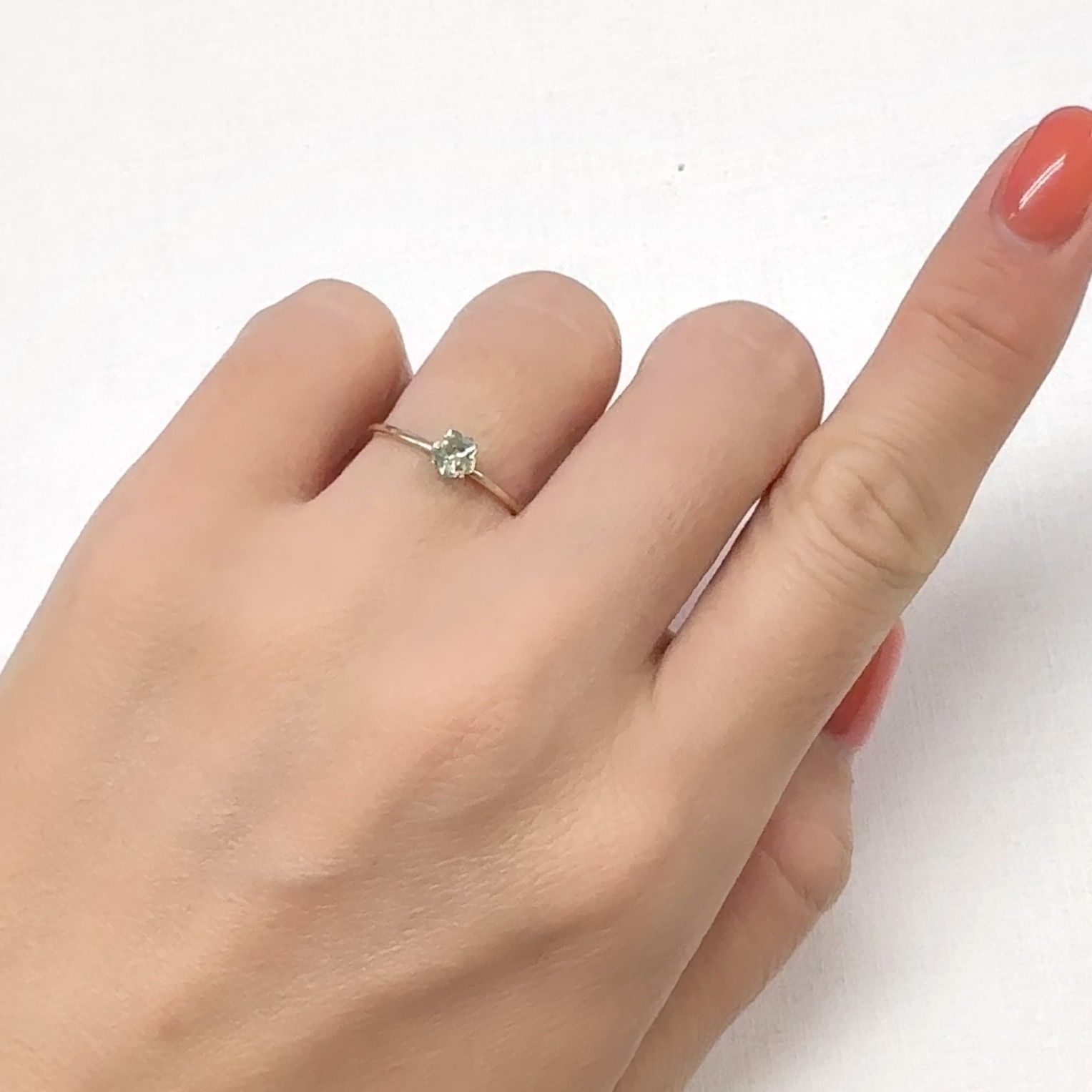 ◇カスタム・フラワーカット◇バイカラーサファイア スリランカ/マダガスカル産 0.36ct[240929077]4.3x4.3mm前後