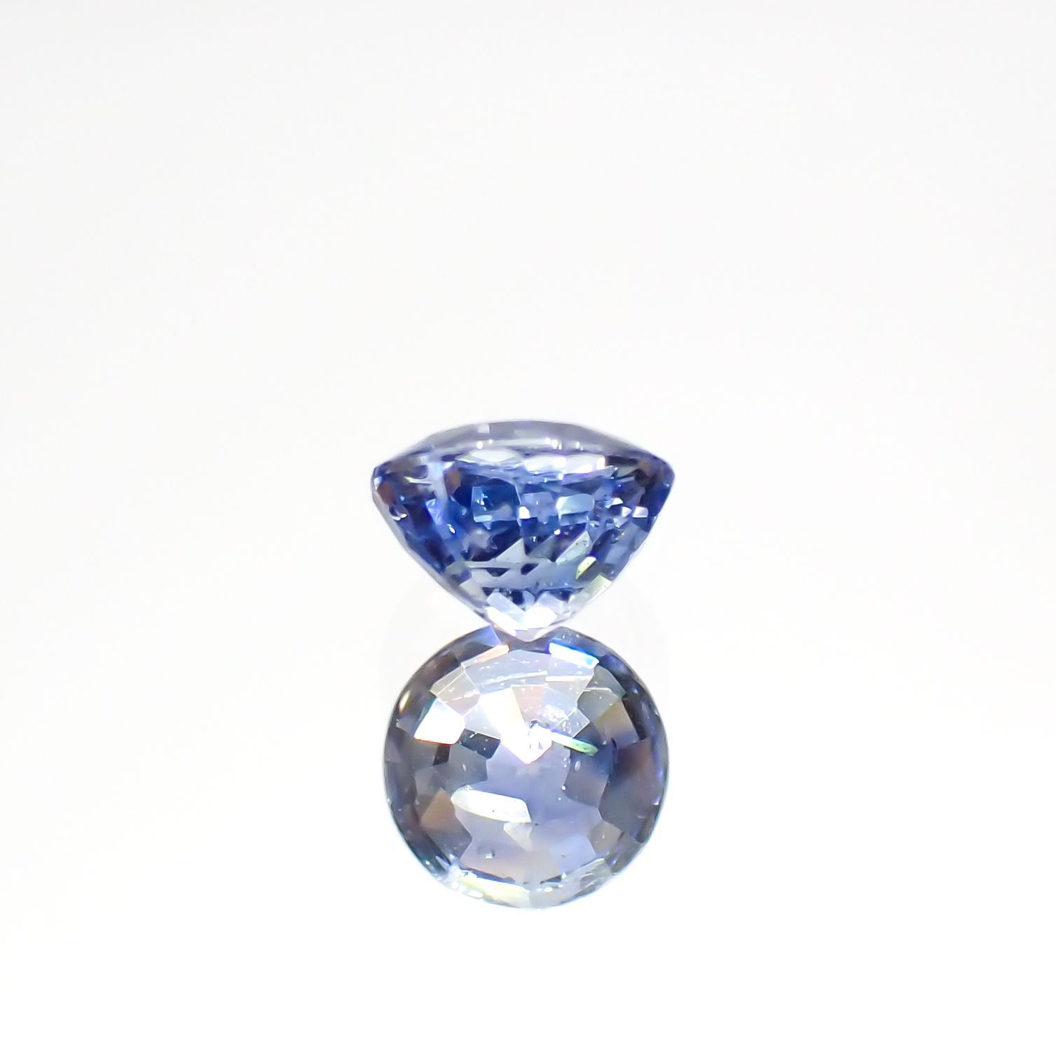 アイスブルーサファイア(宝石名サファイア)スリランカ/マダガスカル産 0.46ct 識別済[220515970]4.4x4.3mm前後