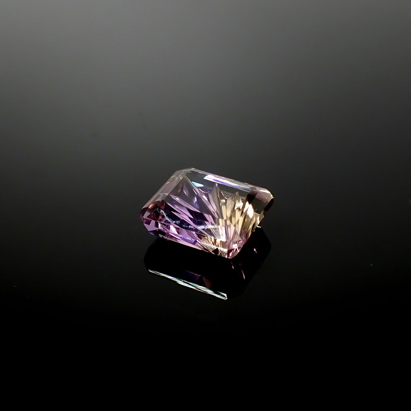 ◇甲州貴石切子Plus Three◇アメトリン カード付き ボリビア産 5.73ct [250630483]11.6x10.3mm前後