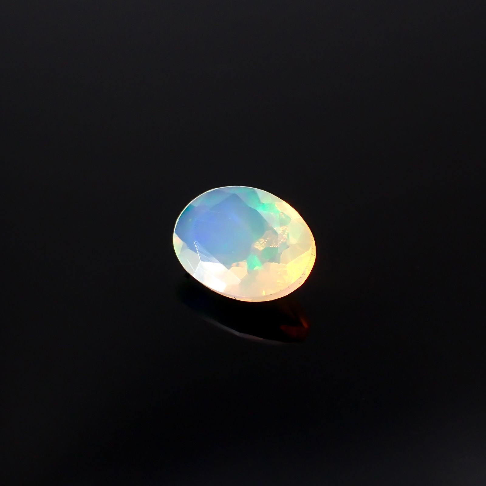 エチオピアオパール エチオピア産 0.73ct[240125318]8.1x6.2mm前後