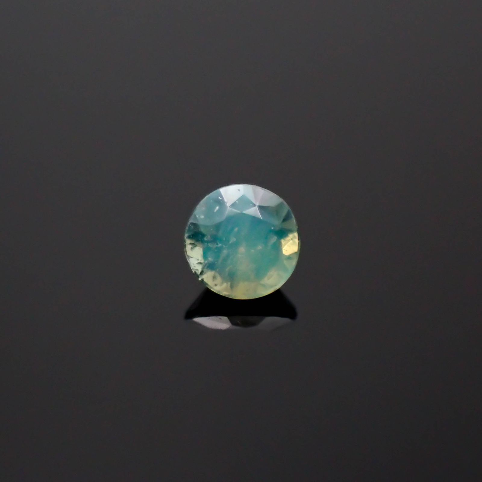 アレキサンドライト ブラジル産/EmeraldMains社製 0.060ct[240527623]2.5x2.5mm前後