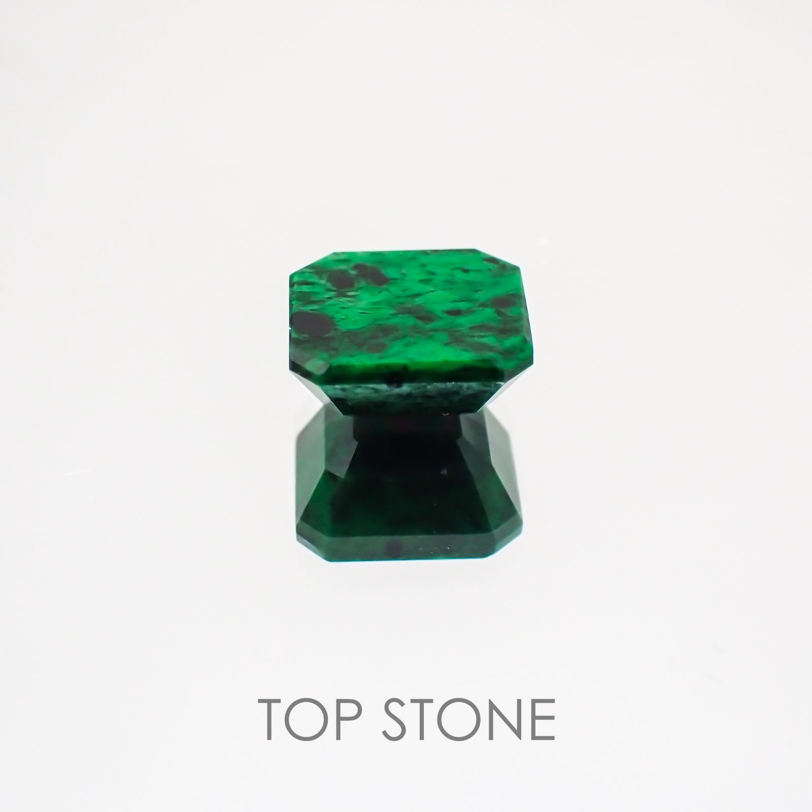 モーシッシ(宝石名マウシットシット) ビルマ産 1.92ct 識別済[20128748]7.2×7.7mm前後