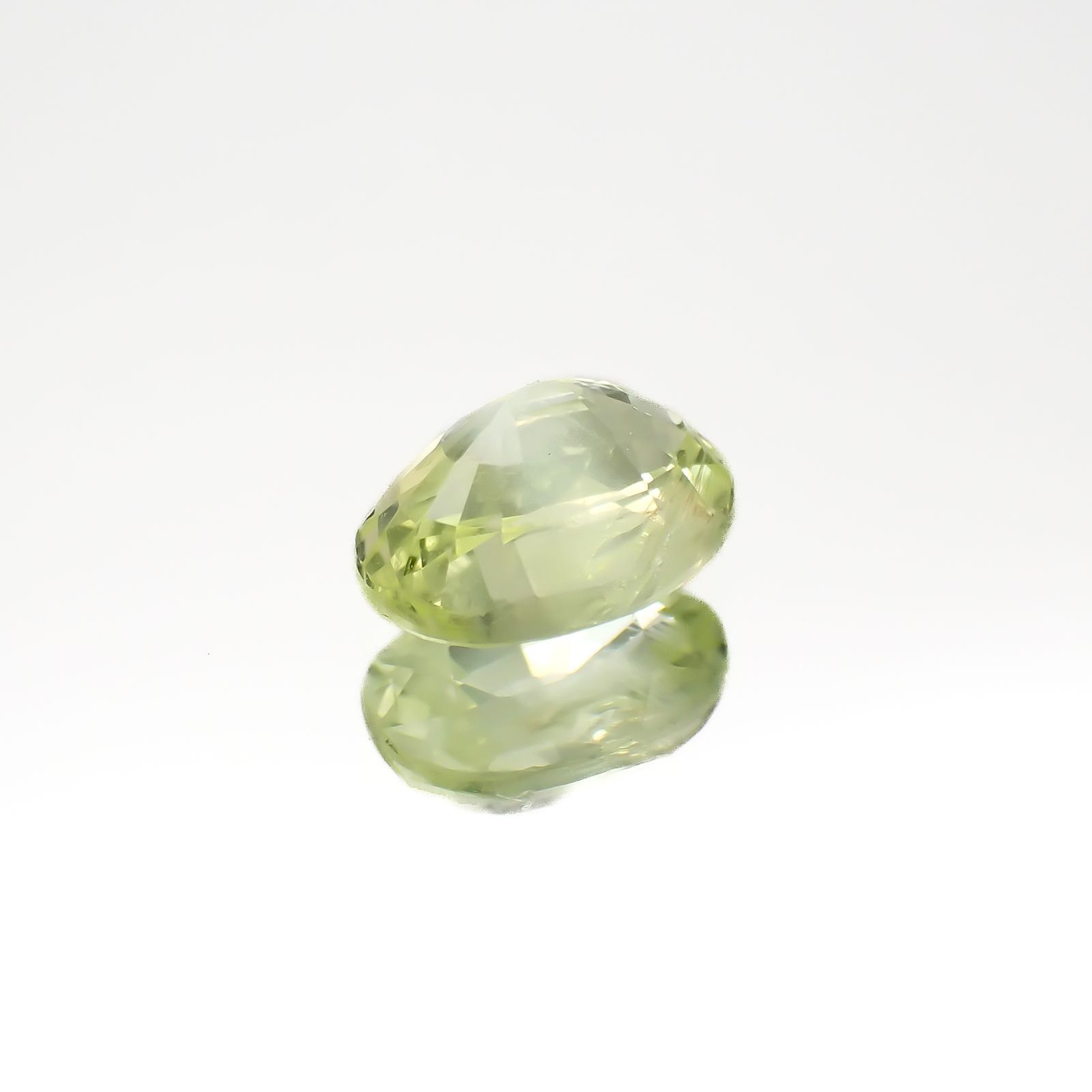 クリソベリル(宝石名クリソベリル)マダガスカル産 1.25ct 識別済[220817449]7.3x5.3mm前後