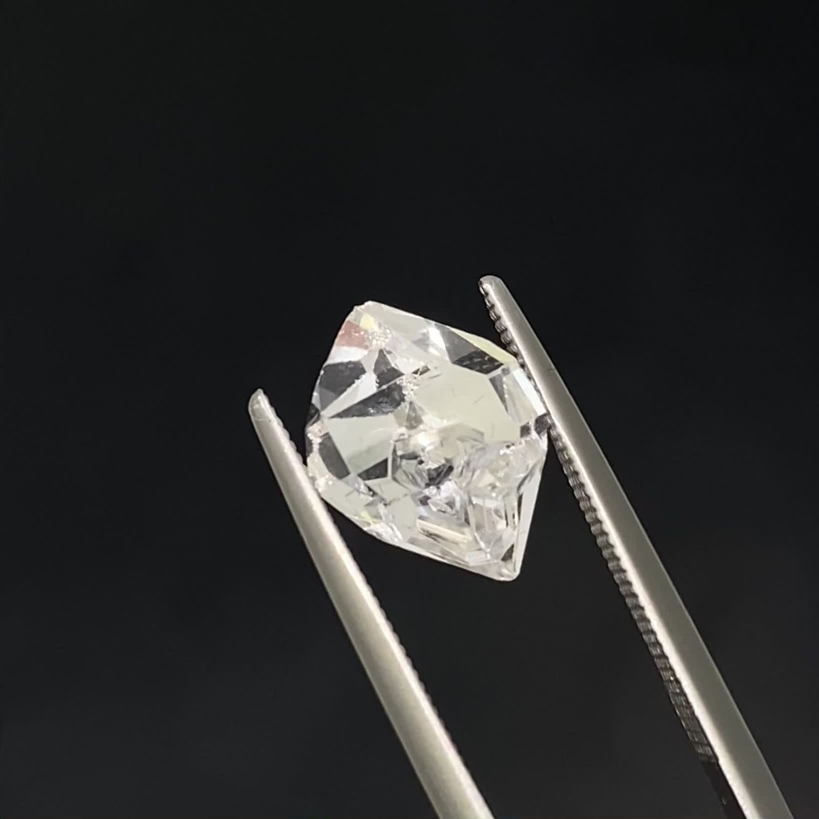 ツインハーキマーダイヤモンド 原石 アメリカ・ニューヨーク州産 4.19ct[231224859]11.7x9.6mm前後 | TOP  STONE(トップストーン)