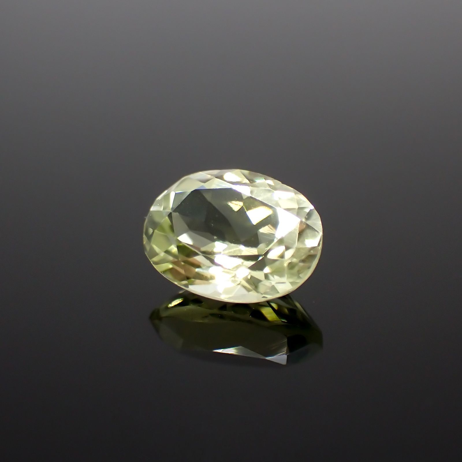 シリマナイト(宝石名シリマナイト)インド産 1.5ct 識別済[211113693]8x6.1mm前後