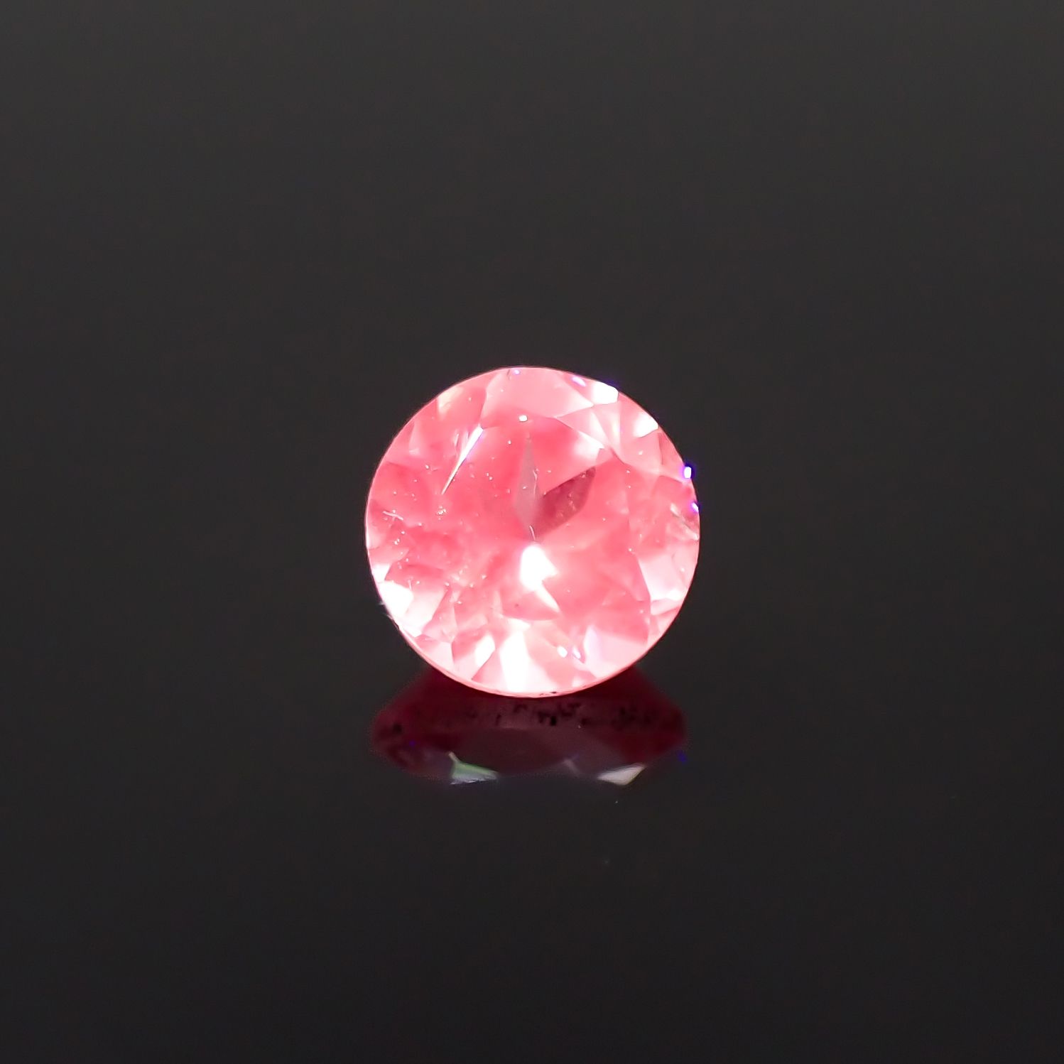 シルキーピンクスピネル タンザニア産 0.33ct[230421562]3.9x3.9mm前後