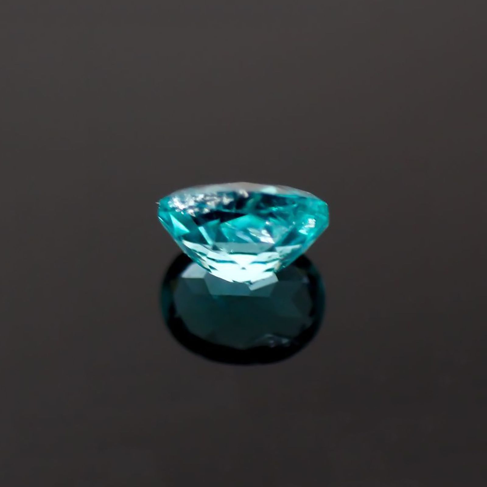 パライバトルマリン(宝石名トルマリン/別名パライバ・トルマリン)ブラジル産 識別済 0.085ct / 3x2.4mm前後 [221018769]