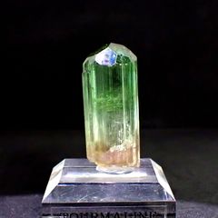 トルマリン柱状結晶原石 アフガニスタン・クナル州産 アクリル台座付き 95.18ct(19.03g) / 13.3x18.2x41.1mm前後 [260632365]